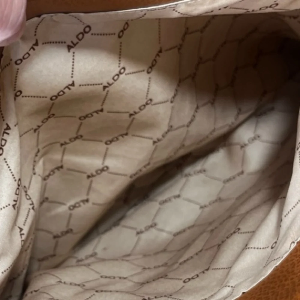 Aldo  Brown Faux Leather Crossbody Handbag
Zipper Close Purse Removable
Strap. - Picture 9 of 15